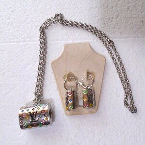 NEW VINTAGE Y2K  SILVER TONE FASHION JEWELRY SILVER NECKLACE AND EARRING SET